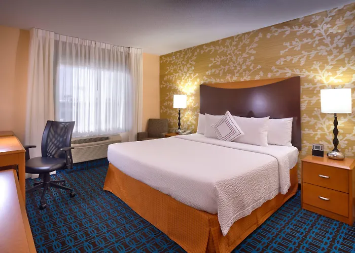 Hotel Fairfield & By Marriott 3*