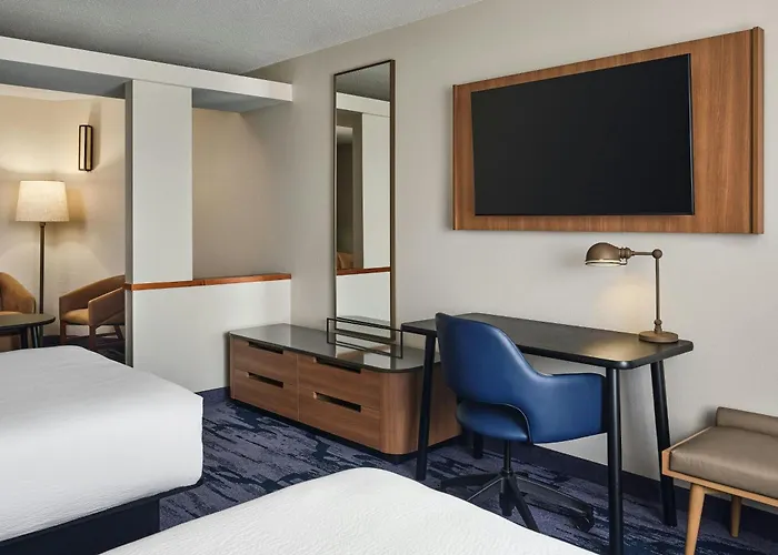 Hotel Fairfield & By Marriott Gillette