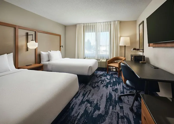 Hotel Fairfield & By Marriott Gillette