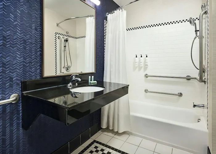 Fairfield & By Marriott 3*