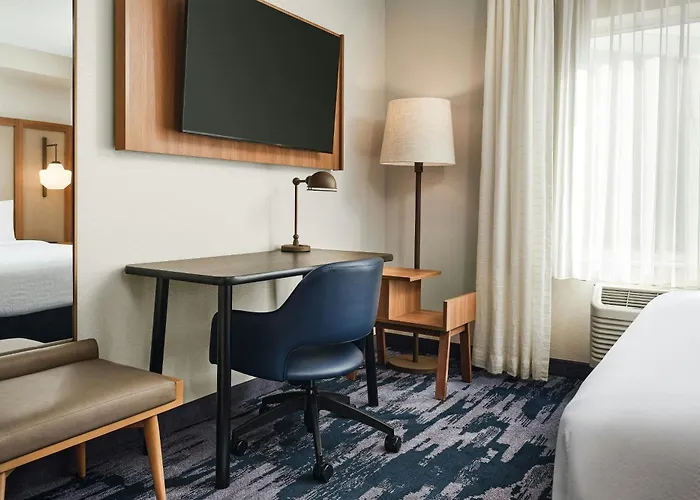 Hotel Fairfield & By Marriott